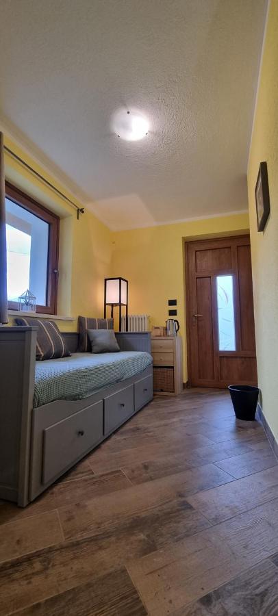 Bed and Breakfast Lo Noyer Et Les Roses Saint Nicolas Exterior foto