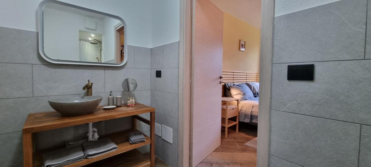 Bed and Breakfast Lo Noyer Et Les Roses Saint Nicolas Exterior foto